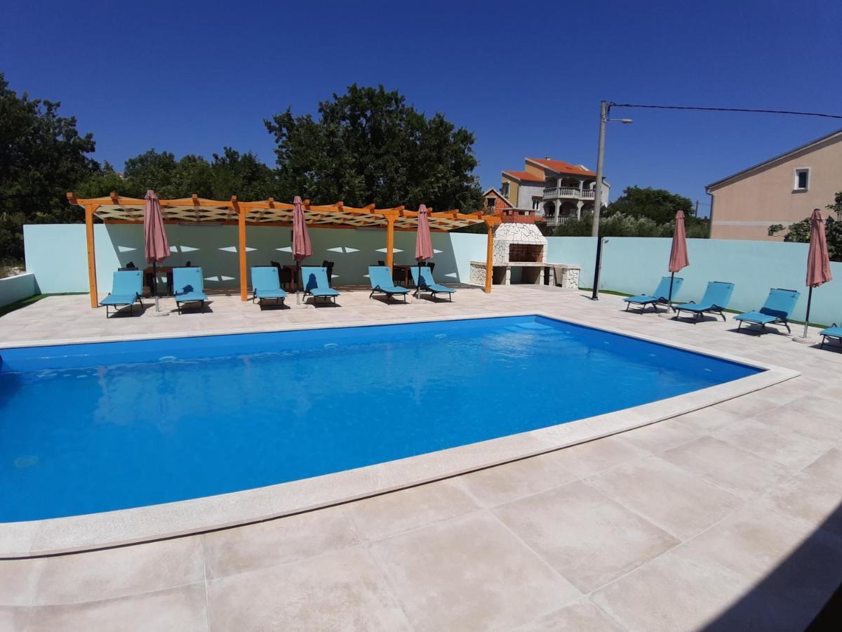 Apartmani Galic Maslenica Buitenkant foto
