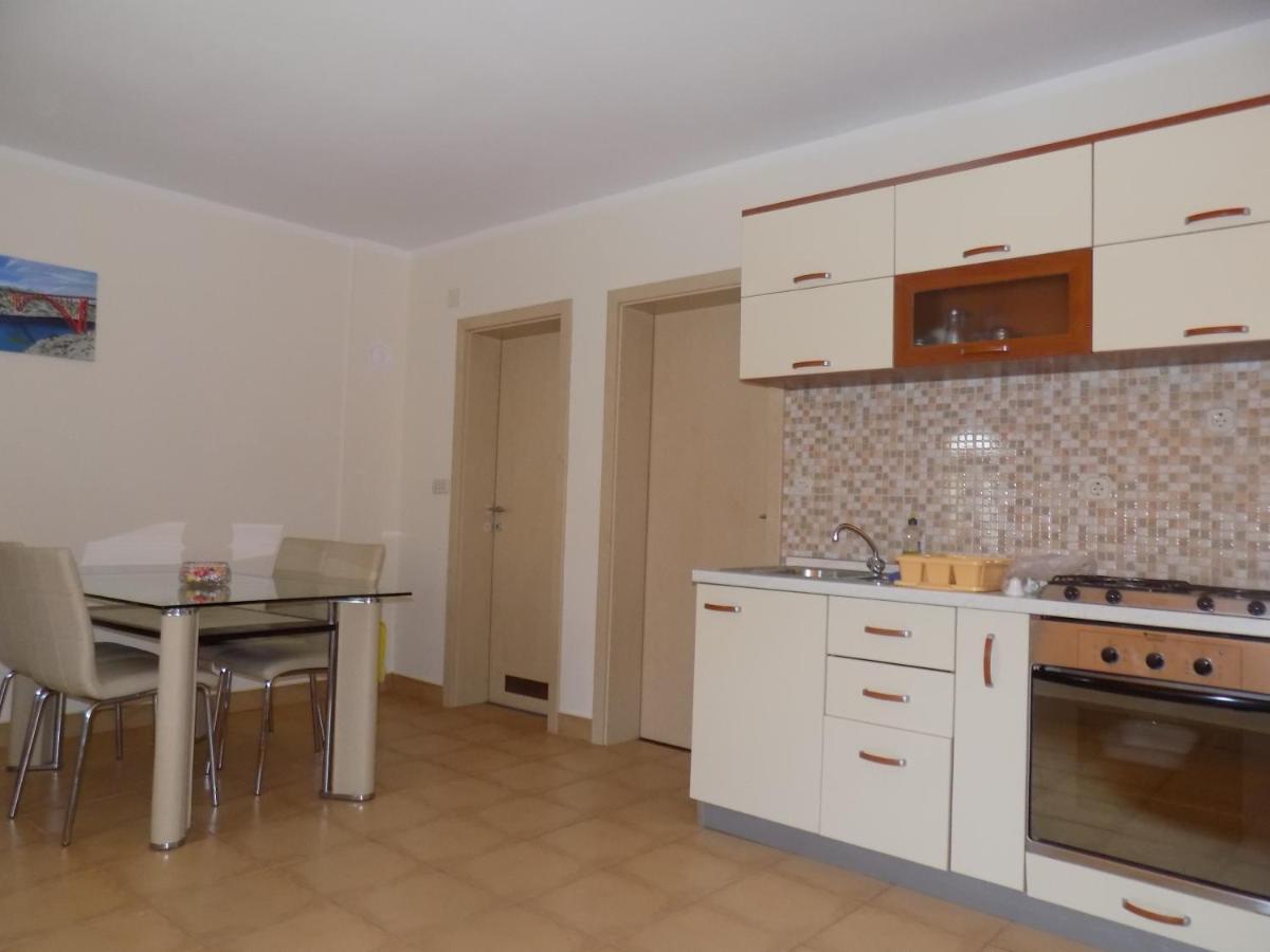 Apartmani Galic Maslenica Buitenkant foto