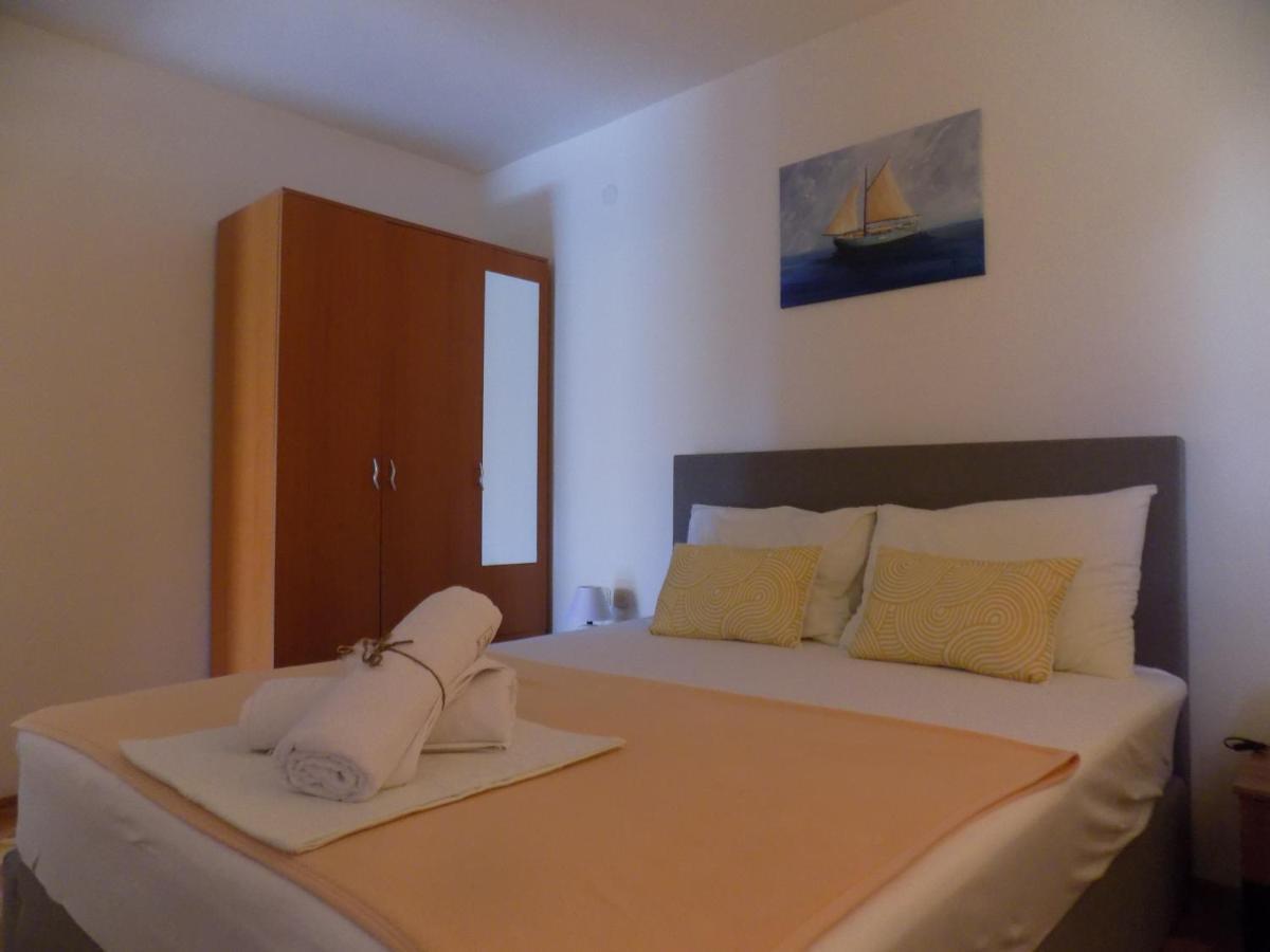 Apartmani Galic Maslenica Buitenkant foto