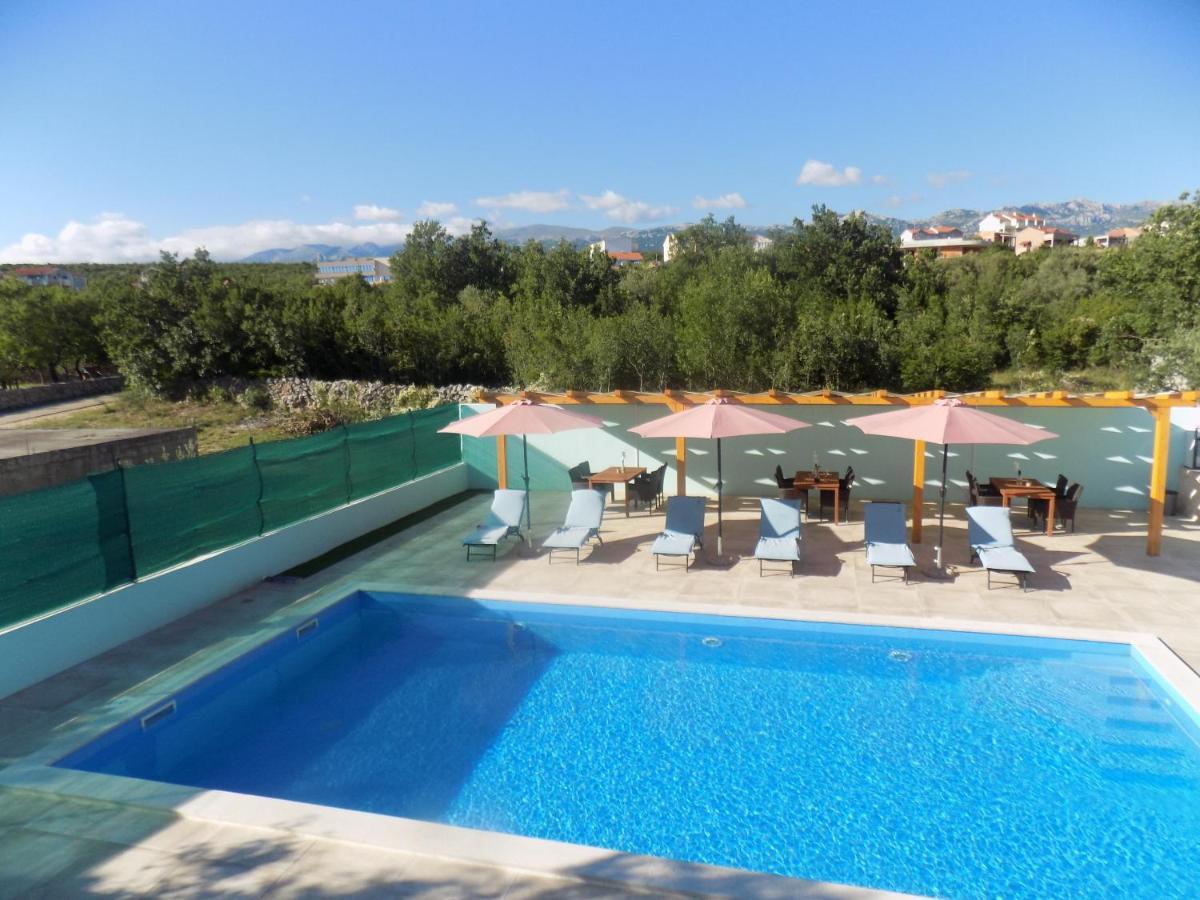Apartmani Galic Maslenica Buitenkant foto