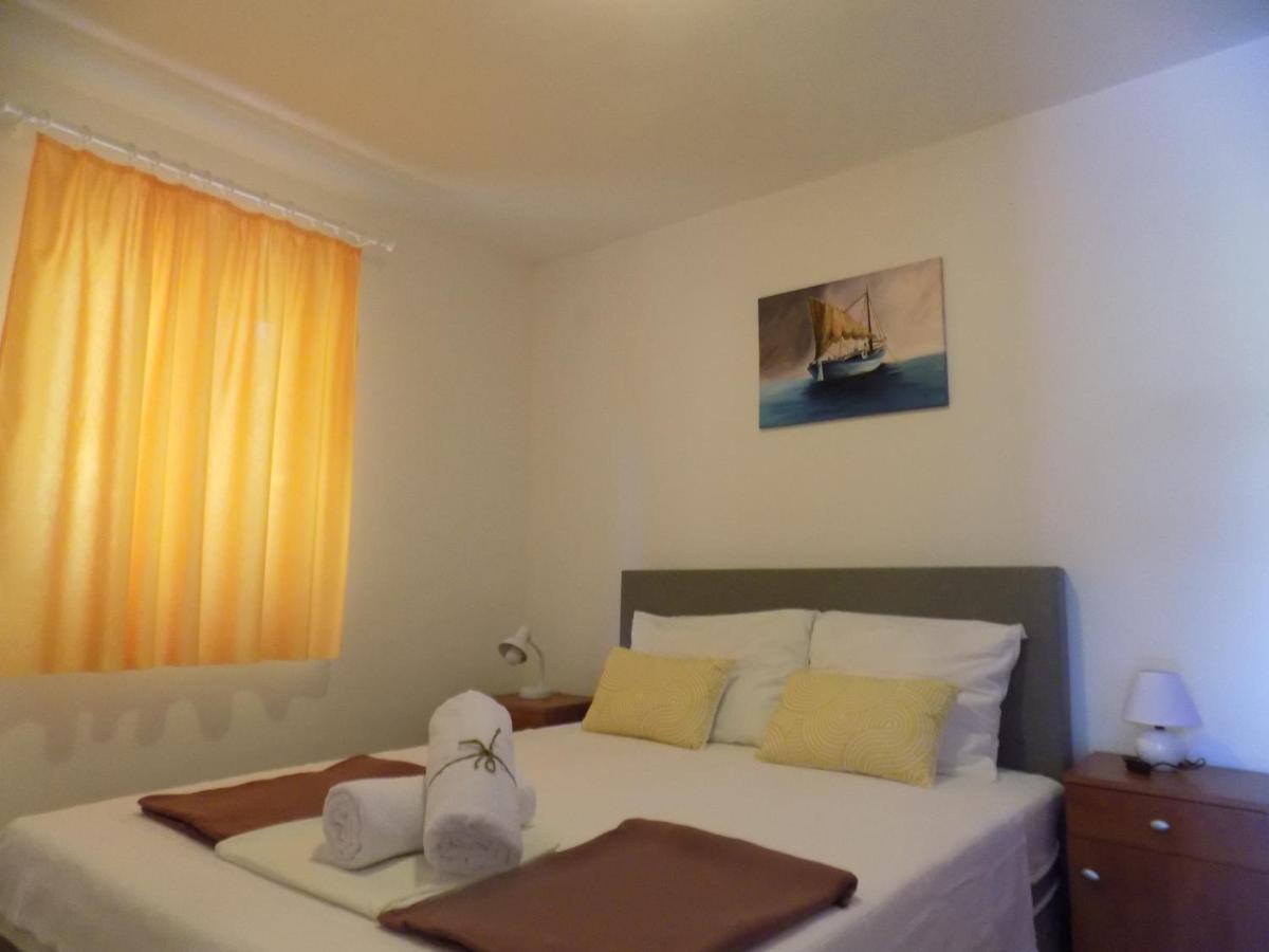 Apartmani Galic Maslenica Buitenkant foto