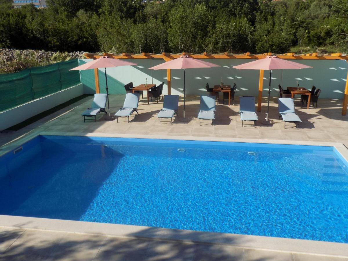 Apartmani Galic Maslenica Buitenkant foto
