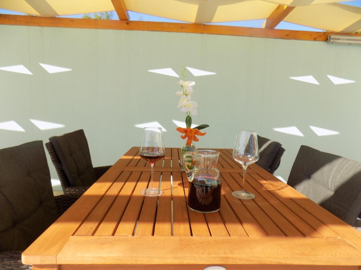 Apartmani Galic Maslenica Buitenkant foto